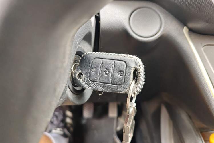 Used Wuling Hongguang S3 2019 1.5L Manual Comfort Model China VI Standard Vehicle Key