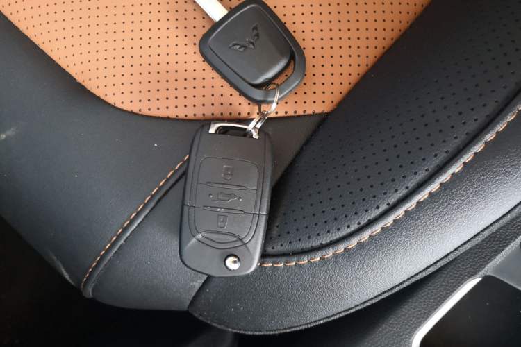 Used Wuling Hongguang S3 2019 1.5L Manual Comfort Model China VI Standard Vehicle Key