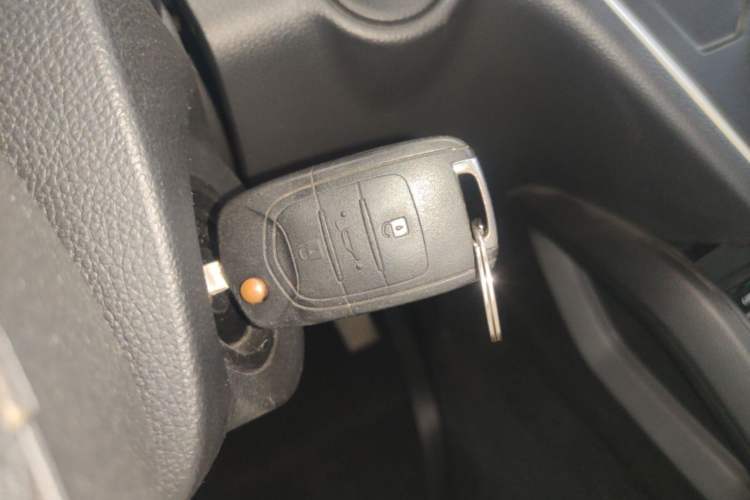Used Wuling Hongguang S3 2019 1.5L Manual Standard Version China VI Standard Vehicle Key
