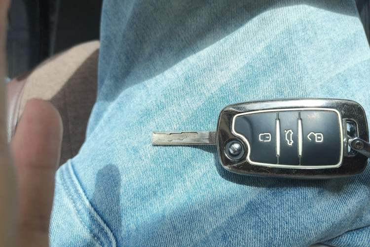 Used Wuling Hongguang S3 2019 1.5L Manual Comfort Model China VI Standard Vehicle Key