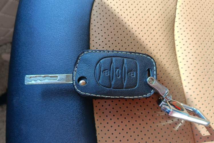 Used Wuling Hongguang S3 2019 1.5L Manual Comfort Model China VI Standard Vehicle Key