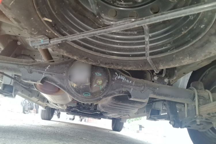 Used Wuling Hongguang V 2022 1.5L Jingqu Edition Electric-Assist LAR Chassis Rear