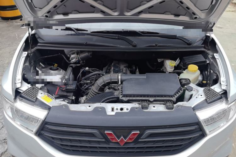 Used Wuling Hongguang V 2022 1.5L Jingqu Edition Electric-Assist LAR Engine Bay