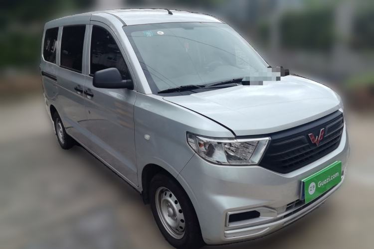 Used Wuling Hongguang V 2022 1.5L Jingqu Edition Electric-Assist LAR Front Right 45 Deg