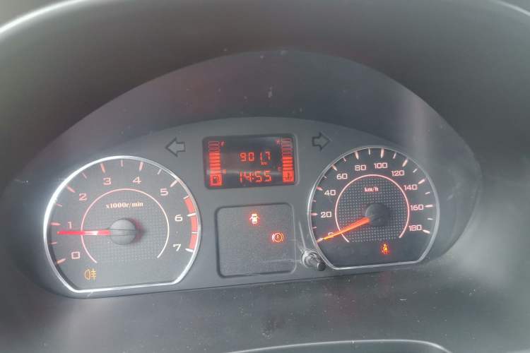 Used Wuling Hongguang V 2022 1.5L Jingqu Edition Electric-Assist LAR Odometer Close Up