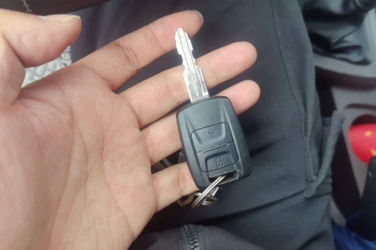 Used Wuling Hongguang V 2022 1.5L Jingqu Edition Electric-Assist LAR Vehicle Key