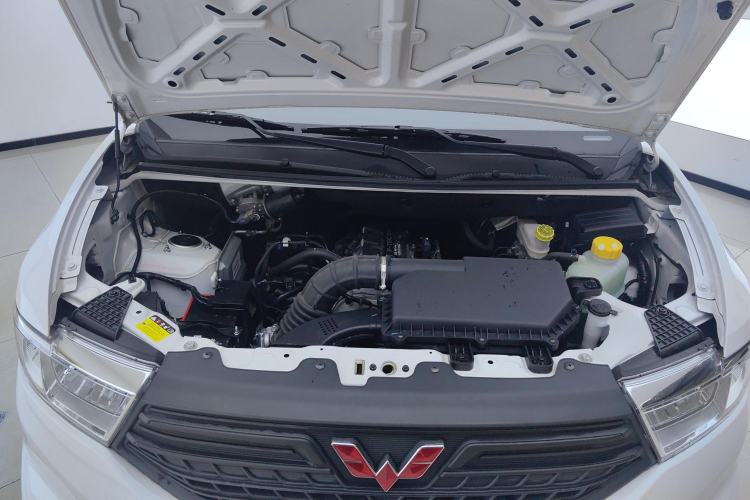 Used Wuling Hongguang V 2022 1.5L Jingqu Edition Electric-Assist LAR Engine Bay