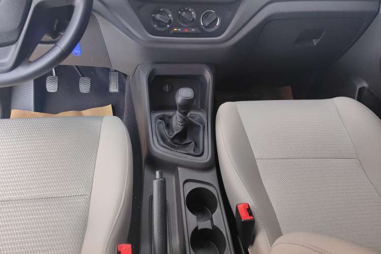 Used Wuling Hongguang V 2022 1.5L Jingqu Edition Electric-Assist LAR Gear Lever