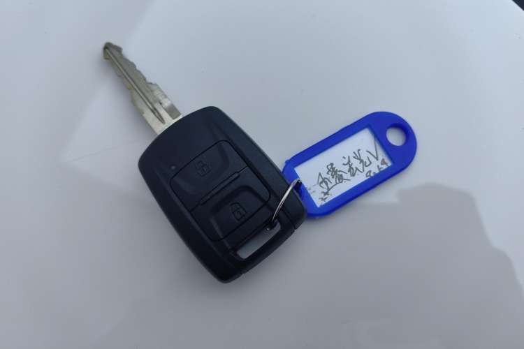 Used Wuling Hongguang V 2022 1.5L Jingqu Edition Electric-Assist LAR Vehicle Key