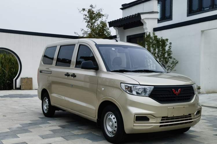 Used Wuling Hongguang V 2021 1.5L Jingqu Version LAR Exterior 2