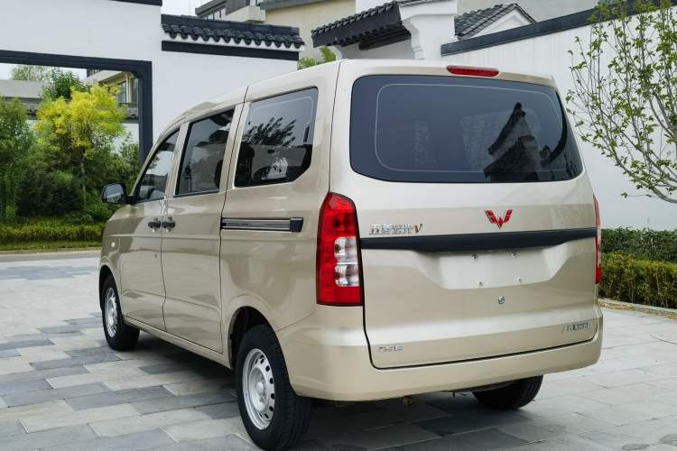 Used Wuling Hongguang V 2021 1.5L Jingqu Version LAR Exterior 3