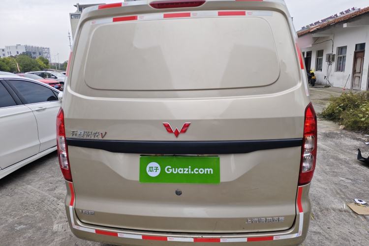 Used Wuling Hongguang V 2022 1.5L Jingqu Edition Enclosed-Window Vehicle with Hydraulic Power Steering LAR Exterior 4