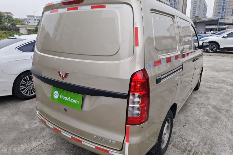 Used Wuling Hongguang V 2022 1.5L Jingqu Edition Enclosed-Window Vehicle with Hydraulic Power Steering LAR Exterior 5