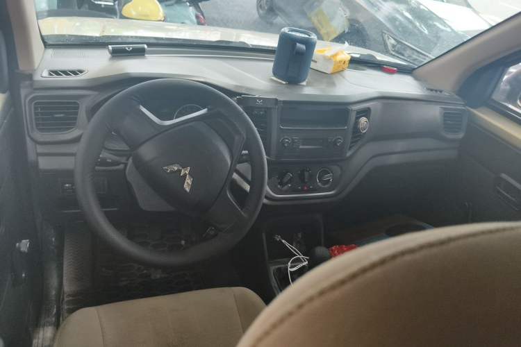 Used Wuling Hongguang V 2019 1.5L Standard Version China VI LAR Center Console