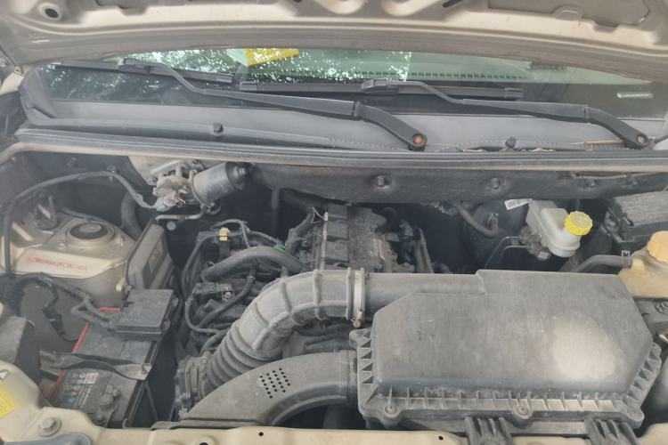 Used Wuling Hongguang V 2019 1.5L Standard Version China VI LAR Engine Bay