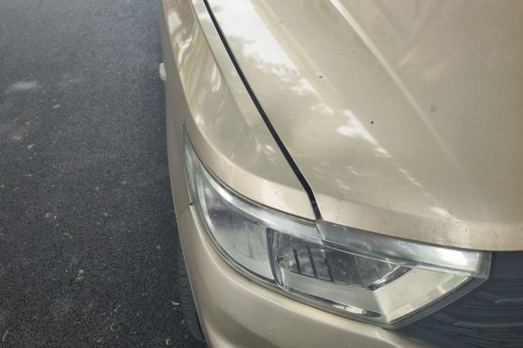 Used Wuling Hongguang V 2019 1.5L Standard Version China VI LAR Right Front Headlight
