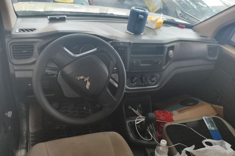 Used Wuling Hongguang V 2019 1.5L Standard Version China VI LAR Steering Wheel