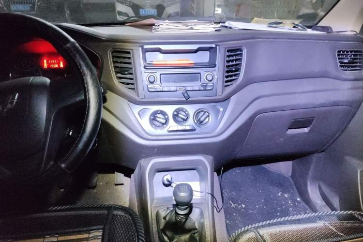 Used Wuling Hongguang V 2019 1.5L Jingqu Version China VI LAR Audio And AC Panel