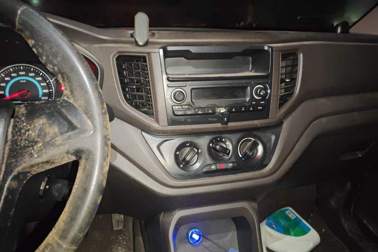 Used Wuling Hongguang V 2019 1.5L Enjoyment Version China VI LAR Audio And AC Panel