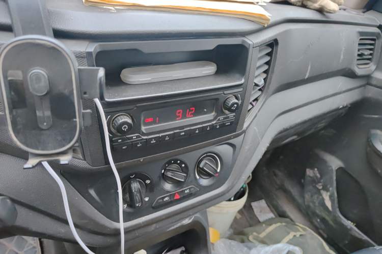 Used Wuling Hongguang V 2019 1.5L Jingqu Version China VI LAR Audio And AC Panel