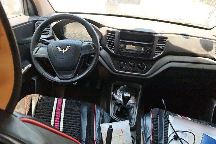 Used Wuling Hongguang V 2019 1.5L Standard Version China VI LAR Center Console