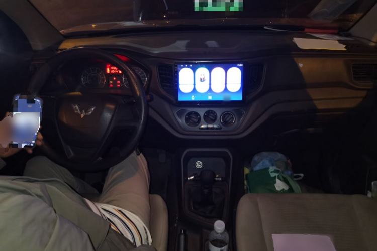 Used Wuling Hongguang V 2019 1.5L Jingqu Version L2B Center Console