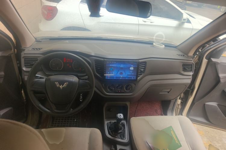Used Wuling Hongguang V 2019 1.5L Jingqu Version China VI LAR Center Console
