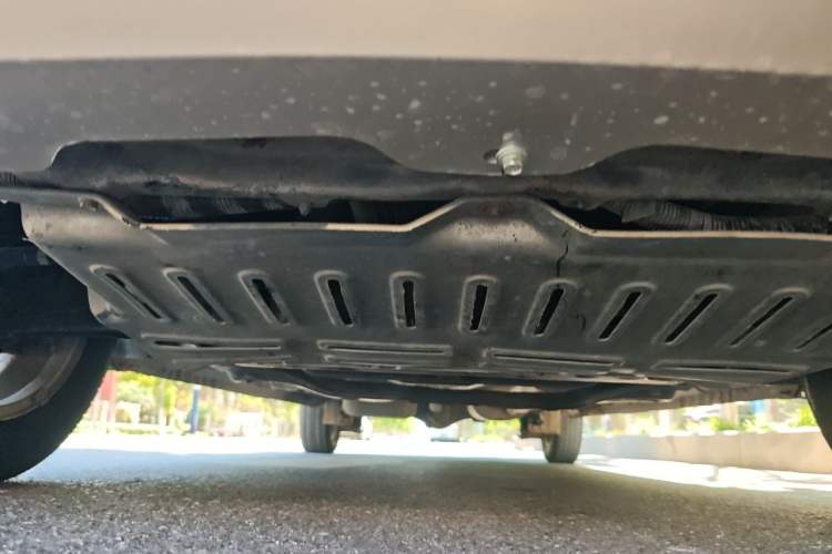 Used Wuling Hongguang V 2019 1.5L Enjoyment Version China VI LAR Chassis Front