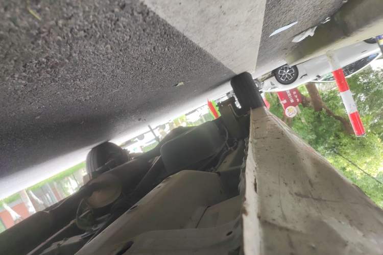 Used Wuling Hongguang V 2019 1.5L Jingqu Version China VI LAR Chassis Front Right