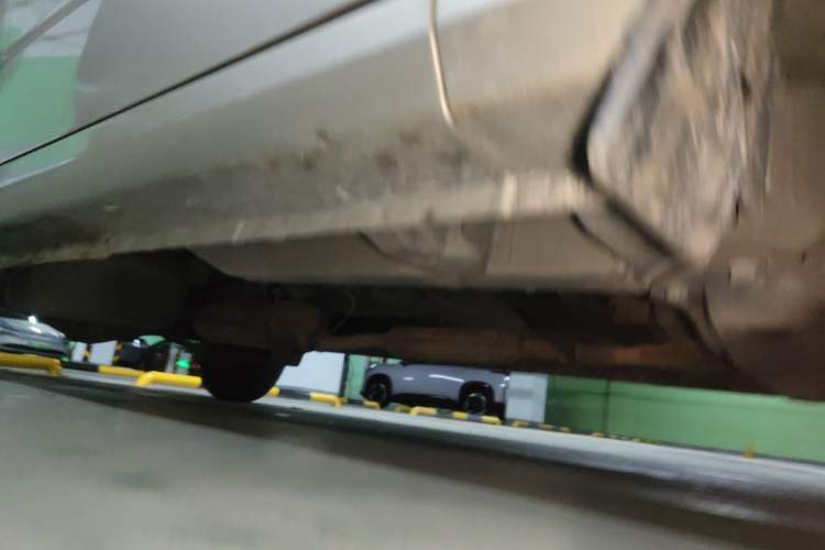 Used Wuling Hongguang V 2019 1.5L Jingqu Version China VI LAR Chassis Front Right