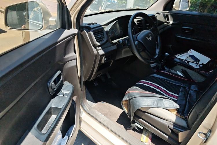 Used Wuling Hongguang V 2019 1.5L Standard Version China VI LAR Driver Seat