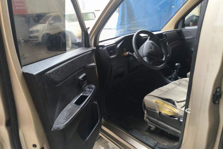 Used Wuling Hongguang V 2019 1.5L Base Version China VI LAR Driver Seat