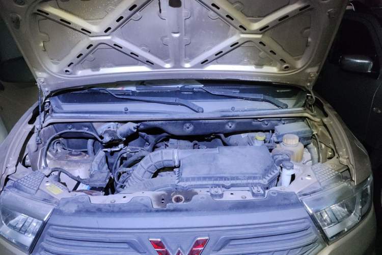 Used Wuling Hongguang V 2019 1.5L Jingqu Version China VI LAR Engine Bay