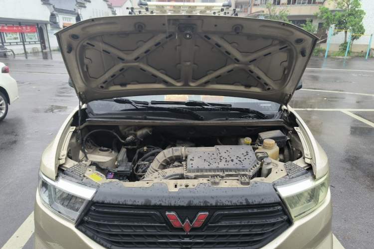 Used Wuling Hongguang V  Engine Bay