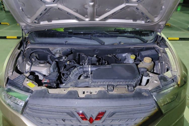Used Wuling Hongguang V 2019 1.5L Jingqu Version China VI LAR Engine Bay
