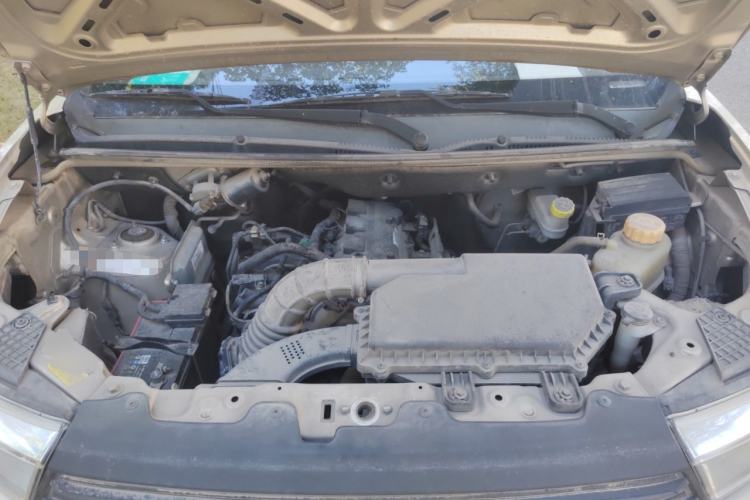 Used Wuling Hongguang V 2019 1.5L Jingqu Edition Sealed-Window Vehicle China VI LAR Engine Bay