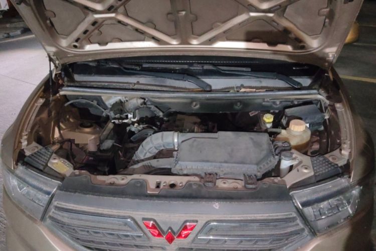 Used Wuling Hongguang V 2019 1.5L Enjoyment Version China VI LAR Engine Bay