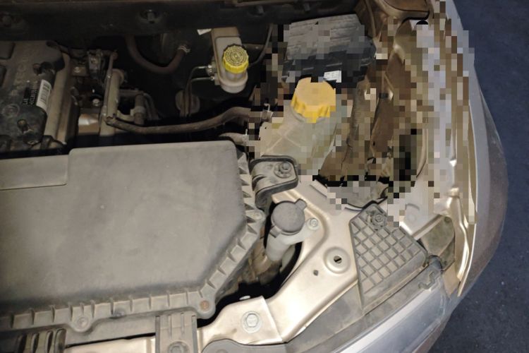 Used Wuling Hongguang V 2019 1.5L Jingqu Version China VI LAR Engine Bay Left