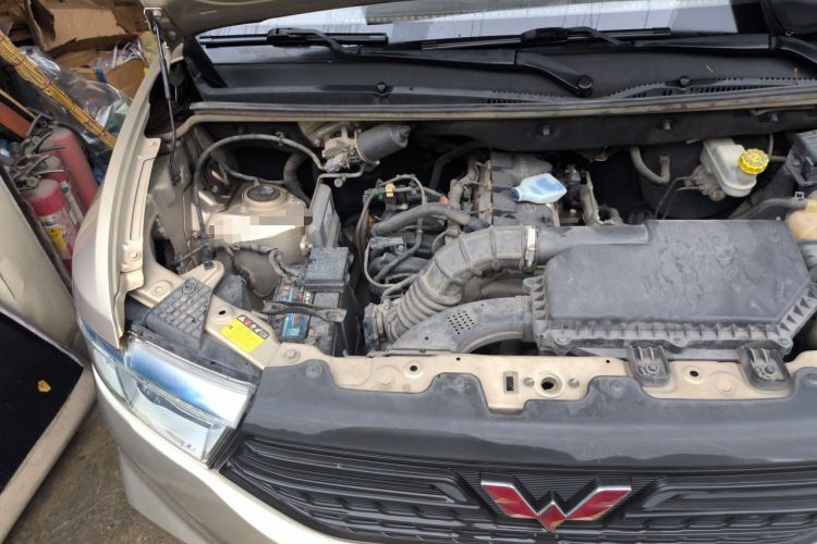 Used Wuling Hongguang V 2019 1.5L Base Version China VI LAR Engine Bay Right