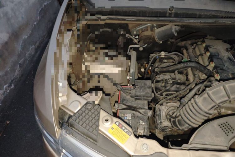 Used Wuling Hongguang V 2019 1.5L Jingqu Version China VI LAR Engine Bay Right