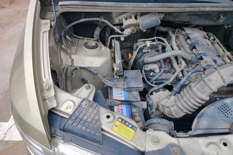 Used Wuling Hongguang V 2019 1.5L Jingqu Version China VI LAR Engine Bay Right