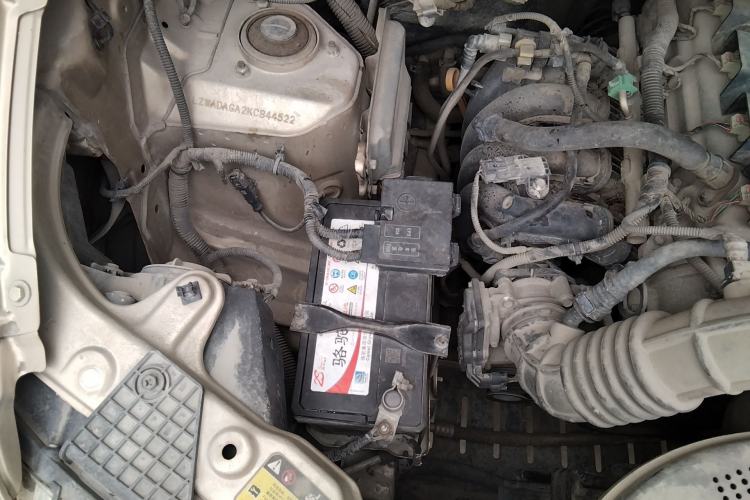 Used Wuling Hongguang V 2019 1.5L Standard Version China VI LAR Engine Bay Right