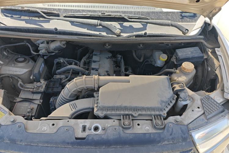 Used Wuling Hongguang V 2019 1.5L Standard Version China VI LAR Engine Bay