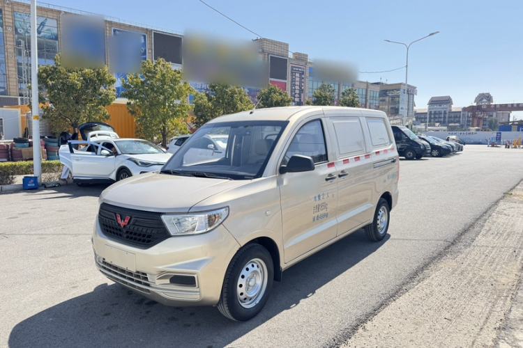 Used Wuling Hongguang V 2019 1.5L Jingqu Edition Sealed-Window Vehicle China VI LAR Exterior 3
