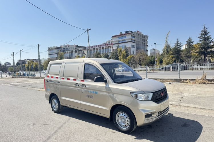 Used Wuling Hongguang V 2019 1.5L Jingqu Edition Sealed-Window Vehicle China VI LAR Exterior 5