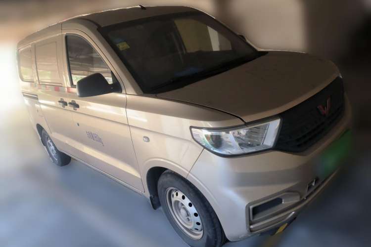 Used Wuling Hongguang V 2019 1.5L Base Window-Sealed Vehicle China VI LAR Front Right 45 Deg
