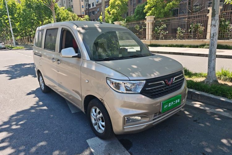 Used Wuling Hongguang V 2019 1.5L Enjoyment Version China VI LAR Front Right 45 Deg