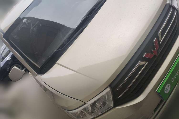 Used Wuling Hongguang V 2019 1.5L Standard Version L2B Front Right 45 Deg