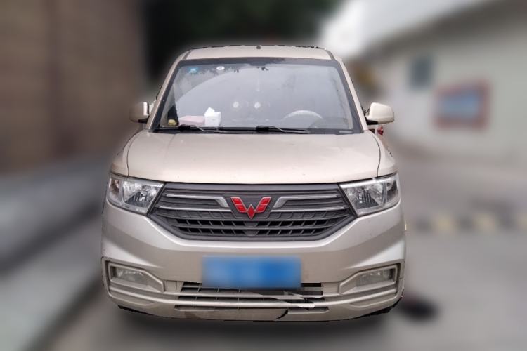 Used Wuling Hongguang V 2019 1.5L Standard Version China VI LAR Front