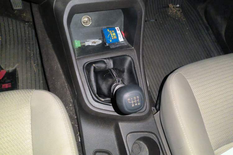 Used Wuling Hongguang V 2019 1.5L Base Window-Sealed Vehicle China VI LAR Gear Lever
